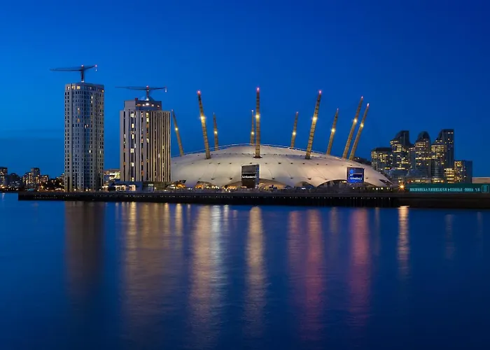Luxury Two Bedroom River View Apartment In Canary Wharf