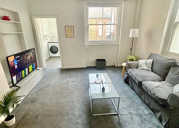 1 Bedroom Flat In Fulham London