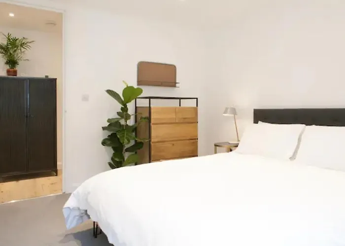 Shoreditch - Immaculate 2 Bedrooms Flat For 6
