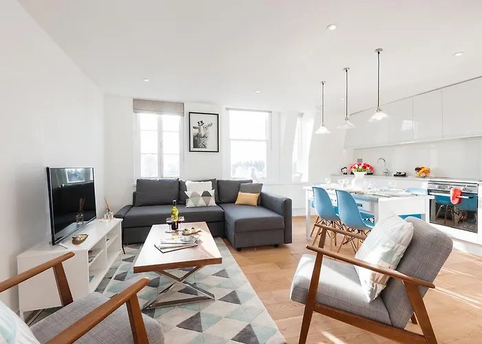 The Lillie Road Residence