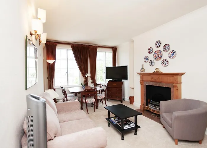 South Kensington Concierge Apartment