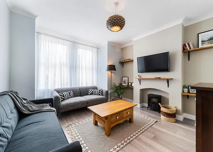 Lovely Modern Apartment - Fast 100Mbps Wifi - Netflix