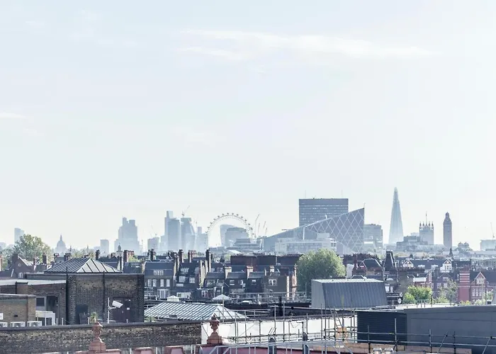 Amanah Properties - Luxury 2 Bed Chelsea Cloisters London Skyline
