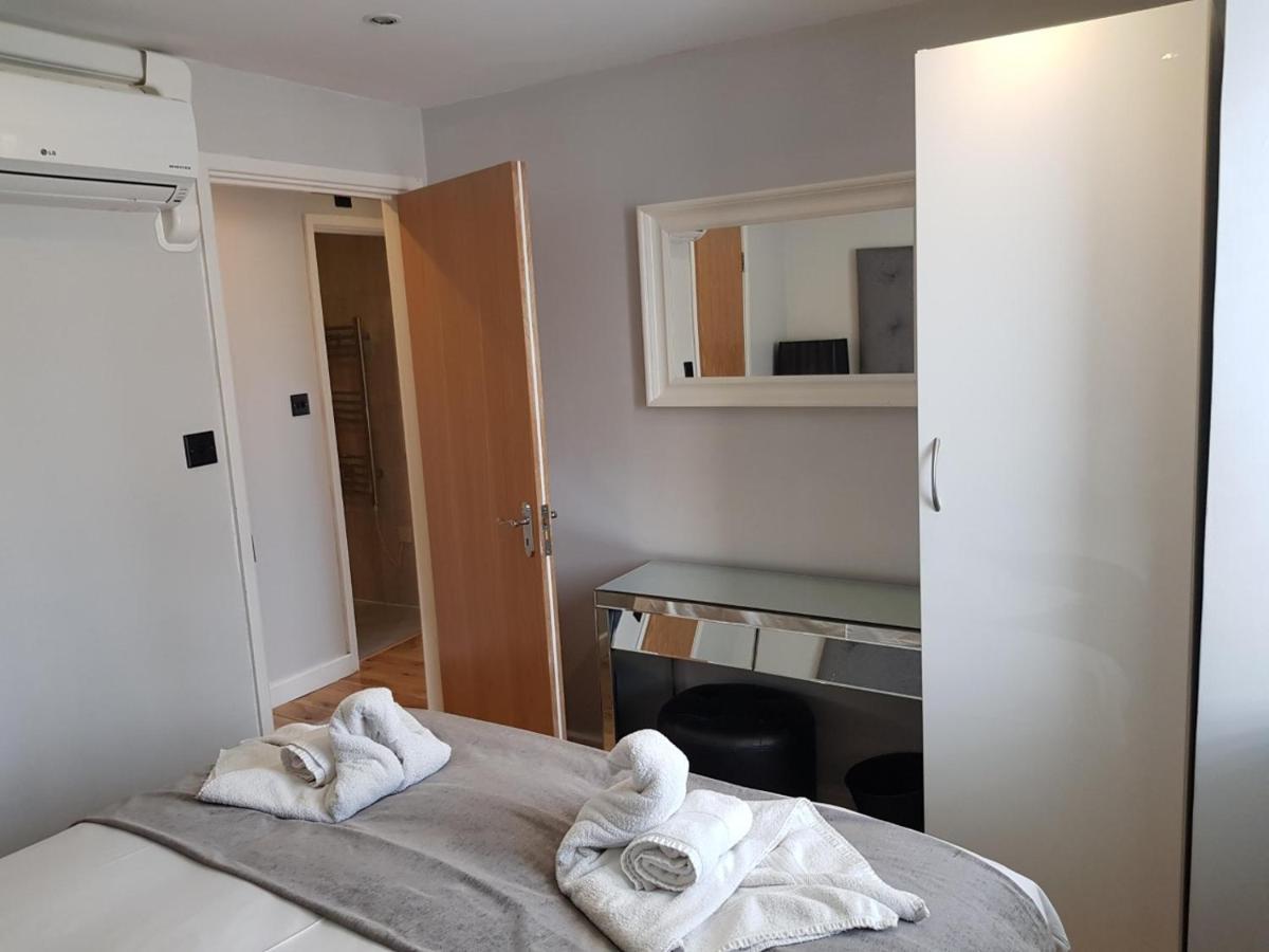 Lr - Battersea Park Apartment *