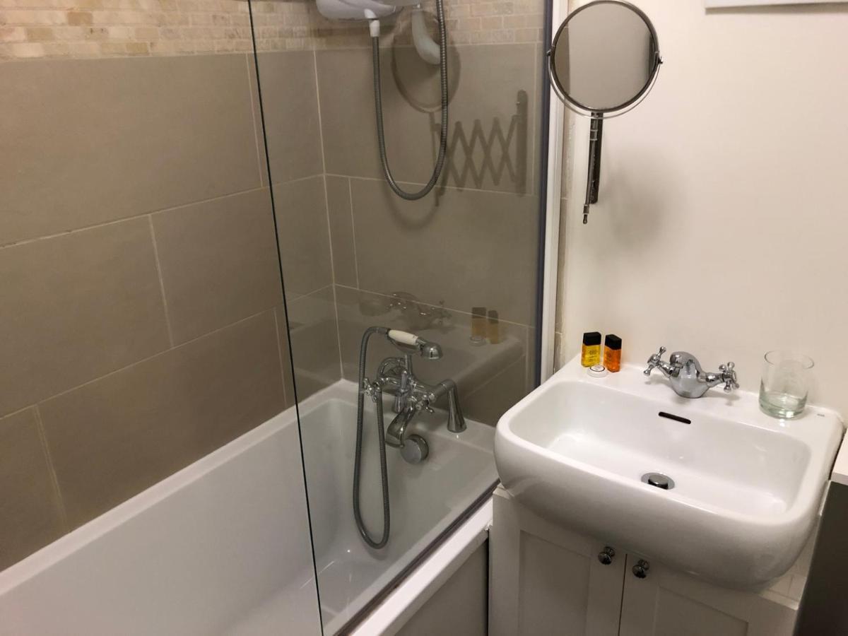 Marble Balham House Apartment London