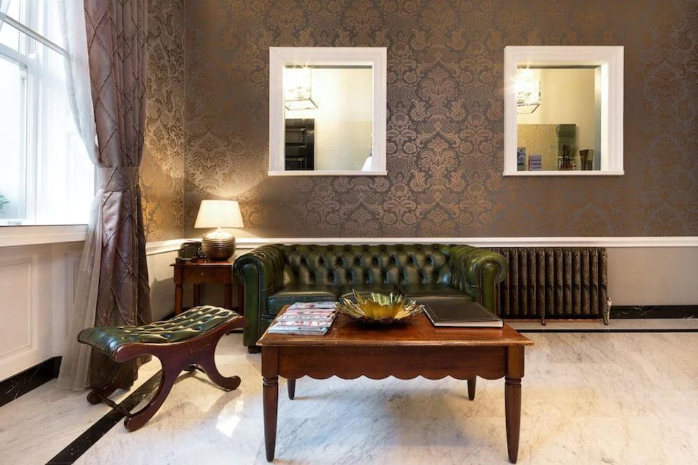 Staunton - 4* London