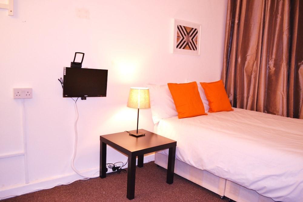The Lion Head Hotel London