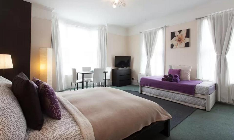 Acomodação com café da manhã  Home2home-rooms Londres