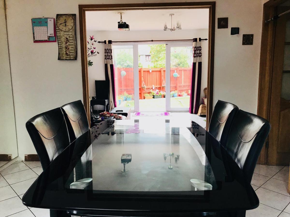 Casa de férias Spacious House 15min To Canary Wharf/o2/excel/central Londres
