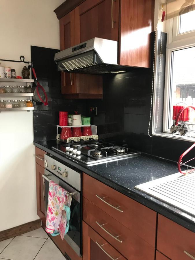 Spacious House 15min To Canary Wharf/o2/excel/central Casa de férias Londres