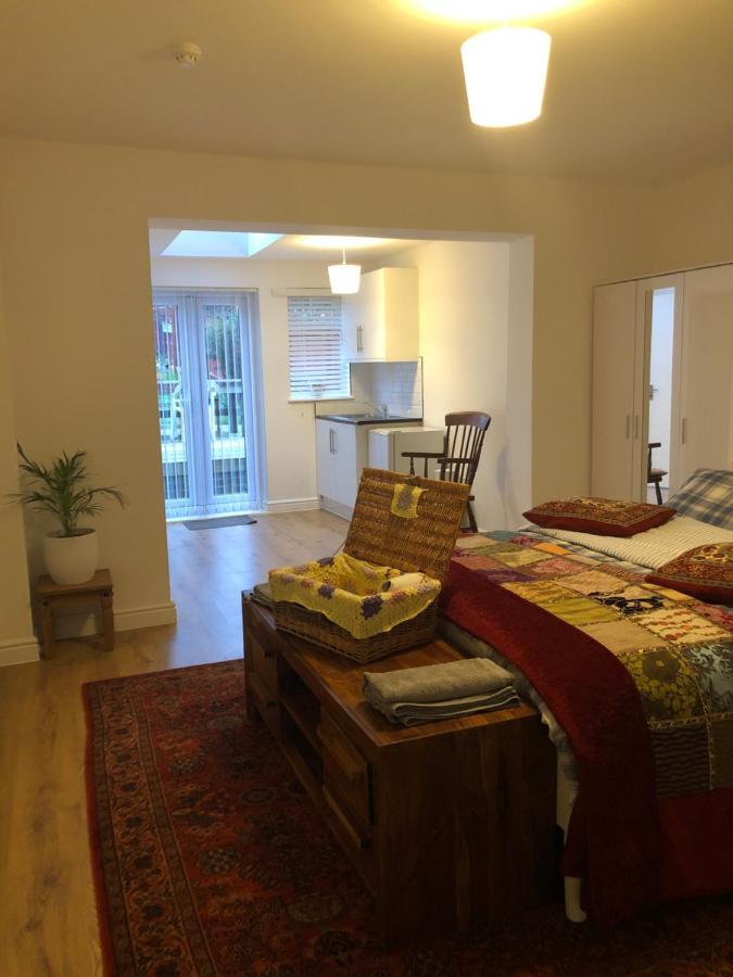 Commodity Guest house *