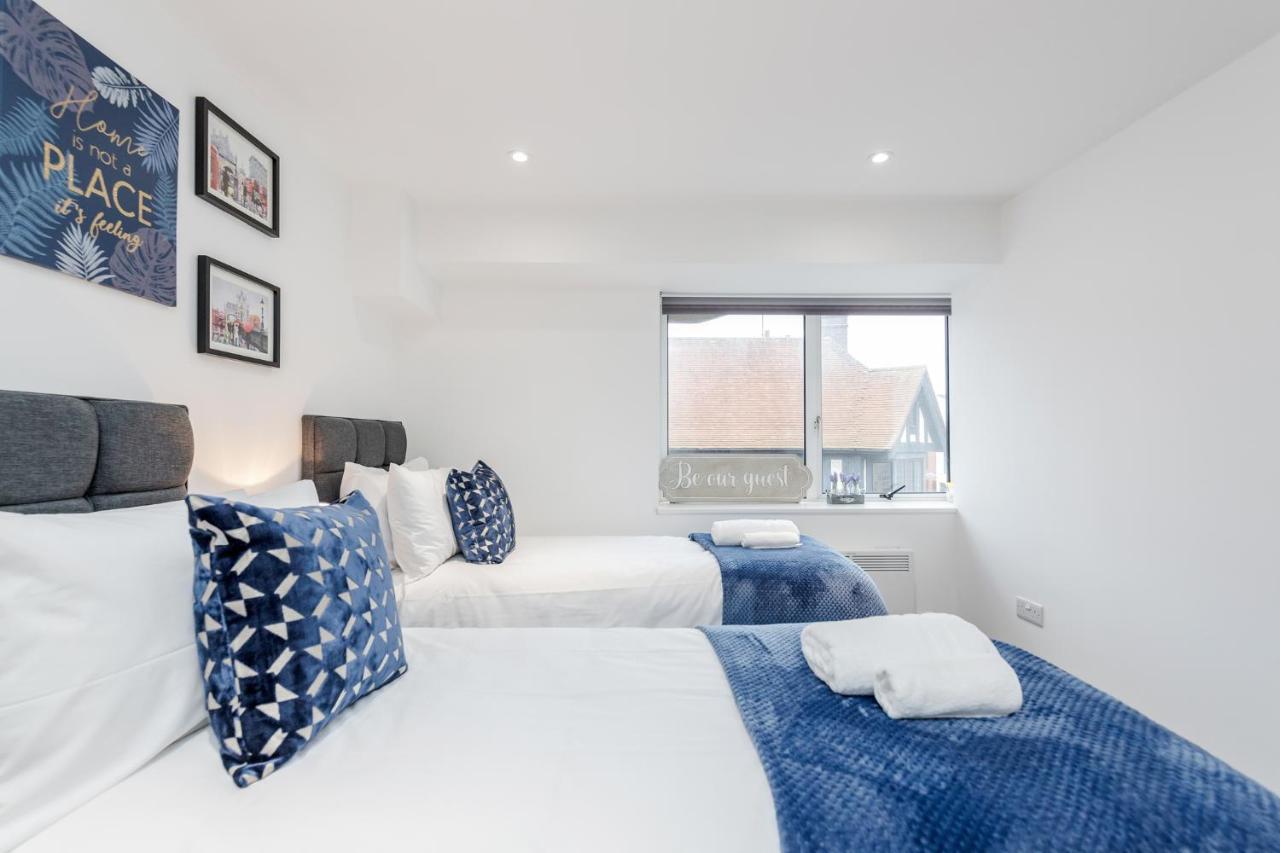 Apartment Watford Town Centre Serviced Apartment: Flexible Beds & Free Entertainment London