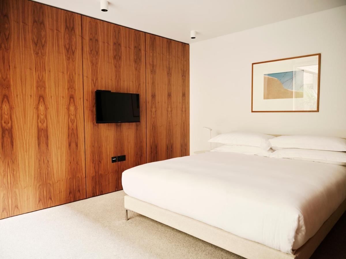 Weymouth Mews 4*