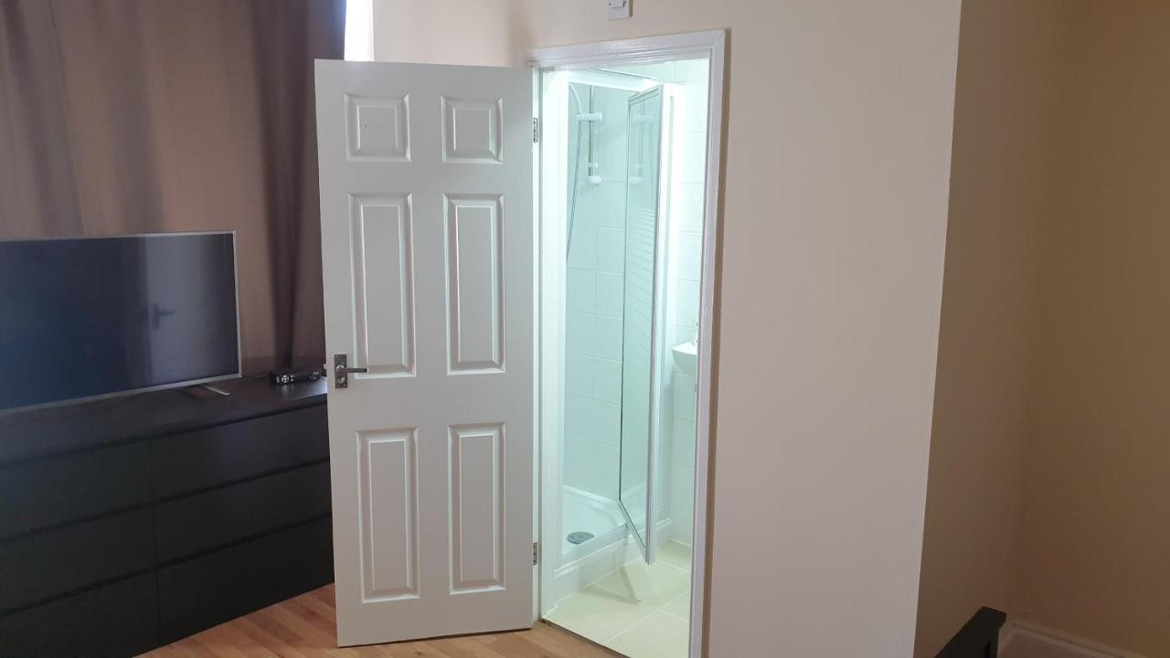 Guess Bungalow Wembley Privatunterkunft London