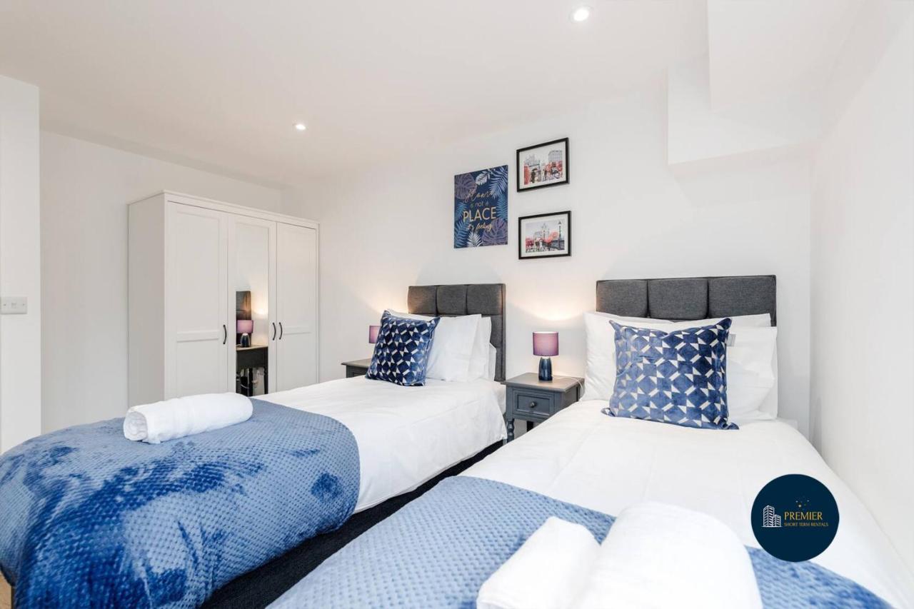 Watford Town Centre Serviced Apartment: Flexible Beds & Free Entertainment Apartment *