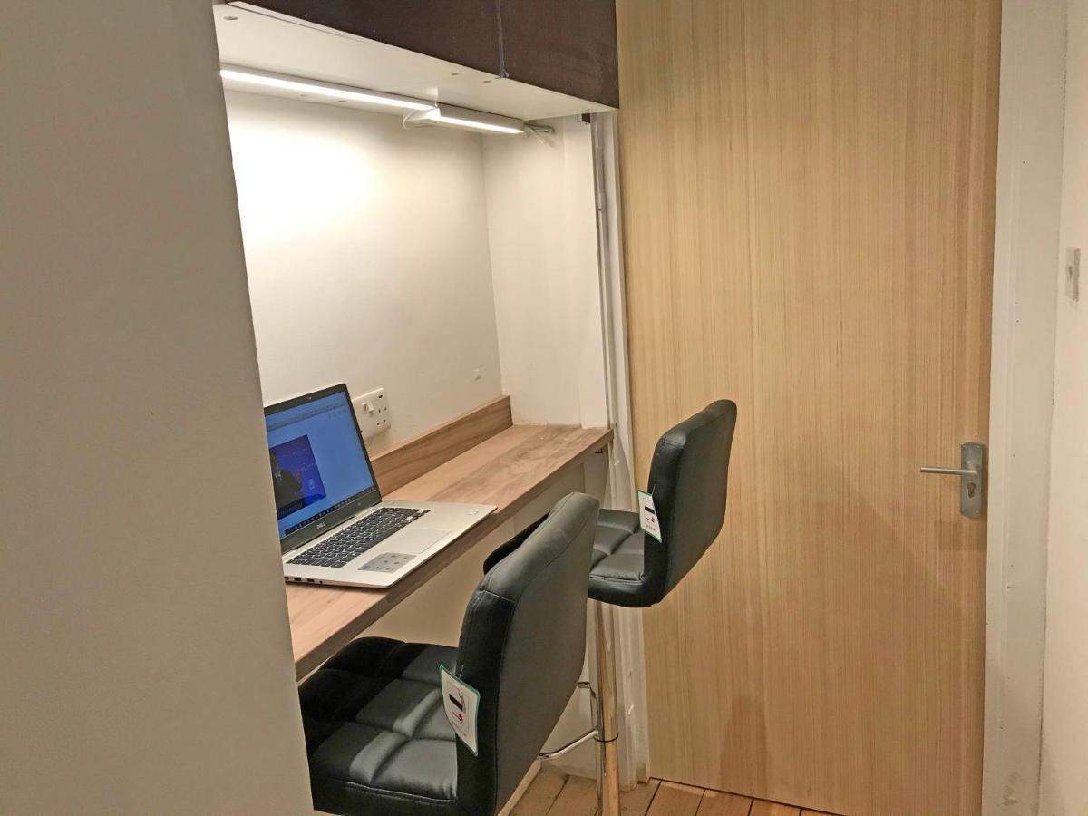 Apartamento Groves 4 Bedroom, Shepherds Bush Londres