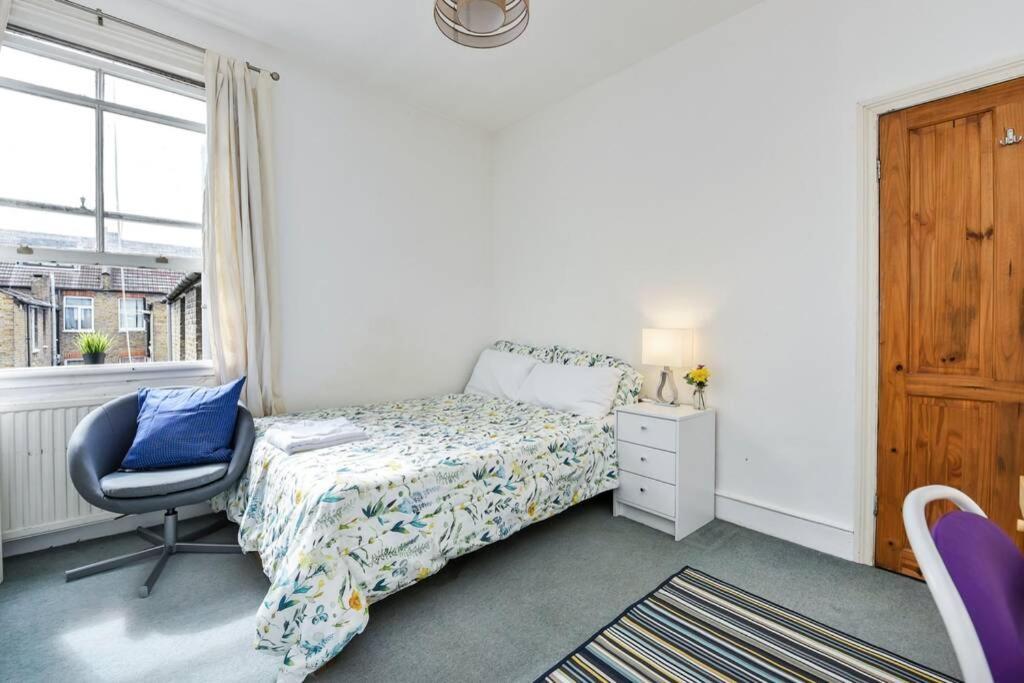 Groves 4 Bedroom, Shepherds Bush Apartamento Londres