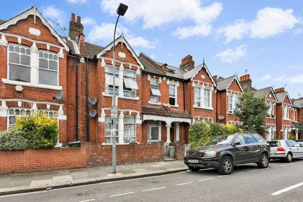 Groves 4 Bedroom, Shepherds Bush Apartamento Londres