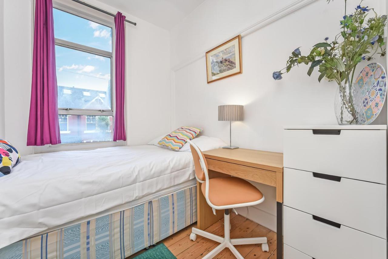 Apartamento Groves 4 Bedroom, Shepherds Bush *