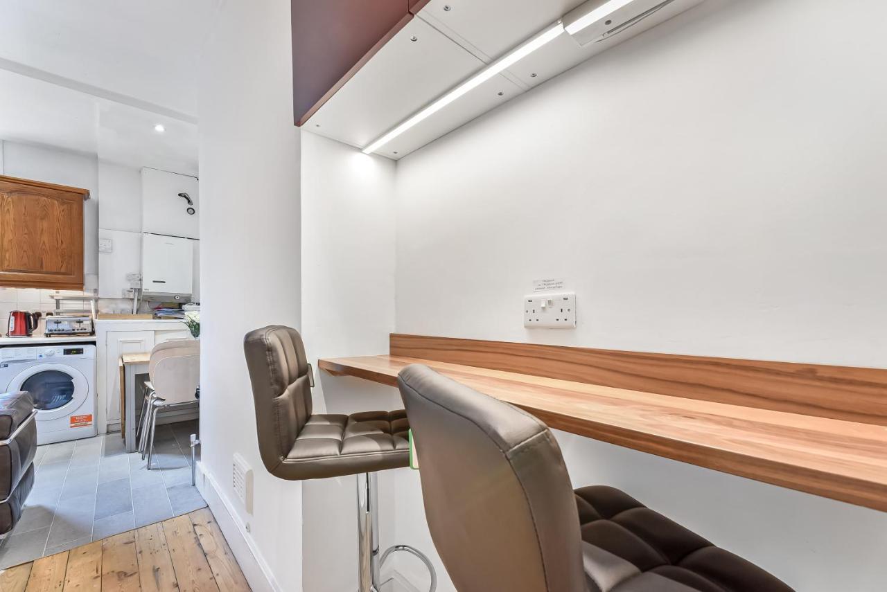 Apartamento Groves 4 Bedroom, Shepherds Bush Londres