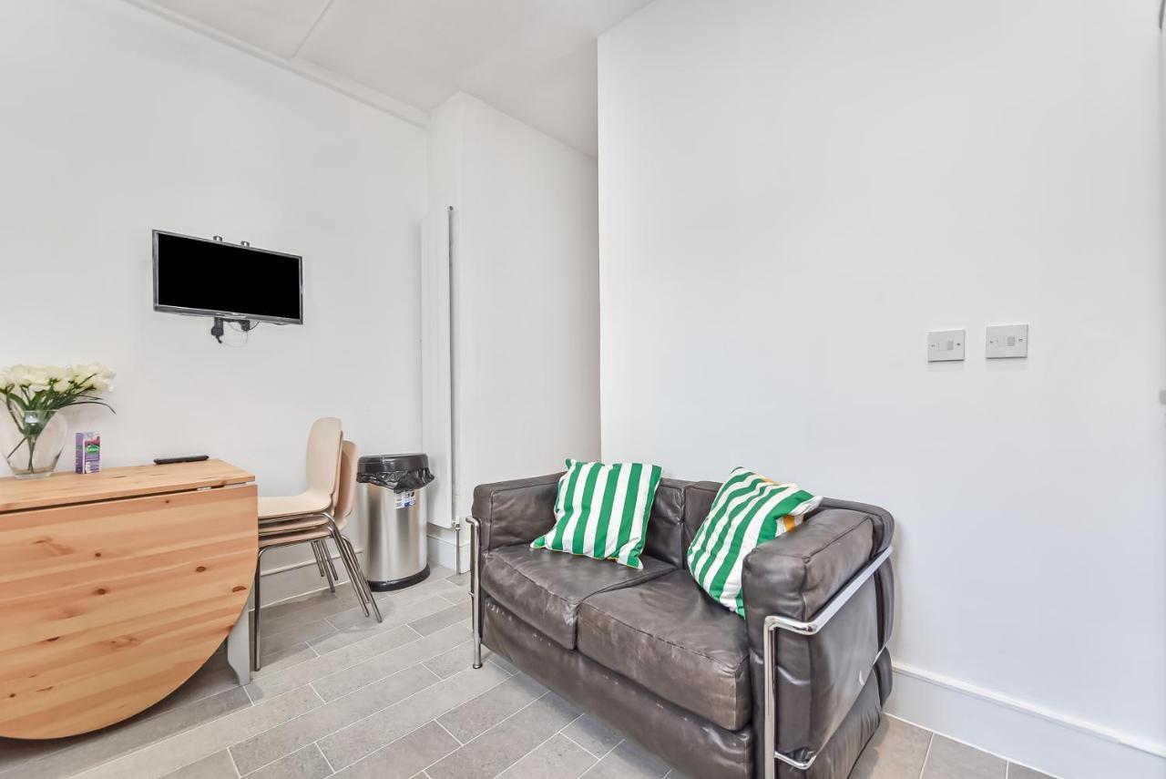 Groves 4 Bedroom, Shepherds Bush Apartamento *