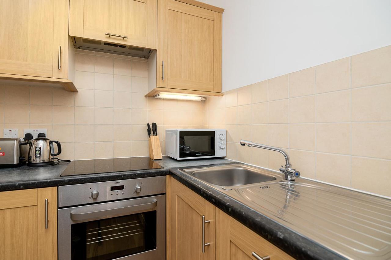 Apartment Modern 1 Bed Flat For Up To 2 People In Holborn, With Free Wifi *
