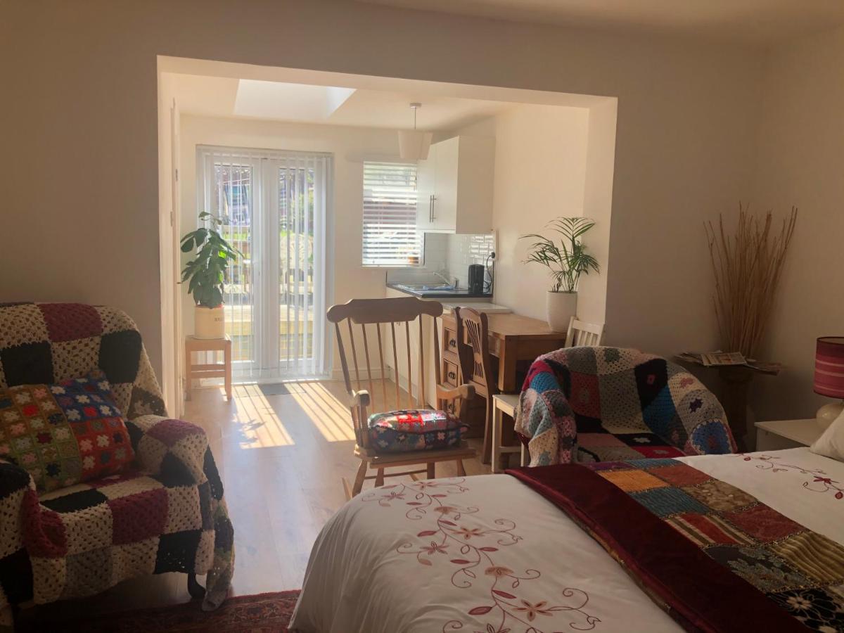 Commodity Guest house *