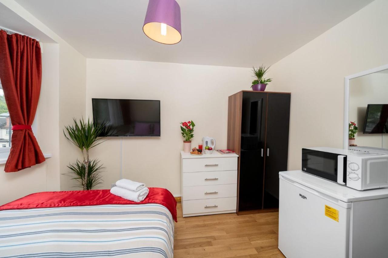 F4 Modern Double Apartment London
