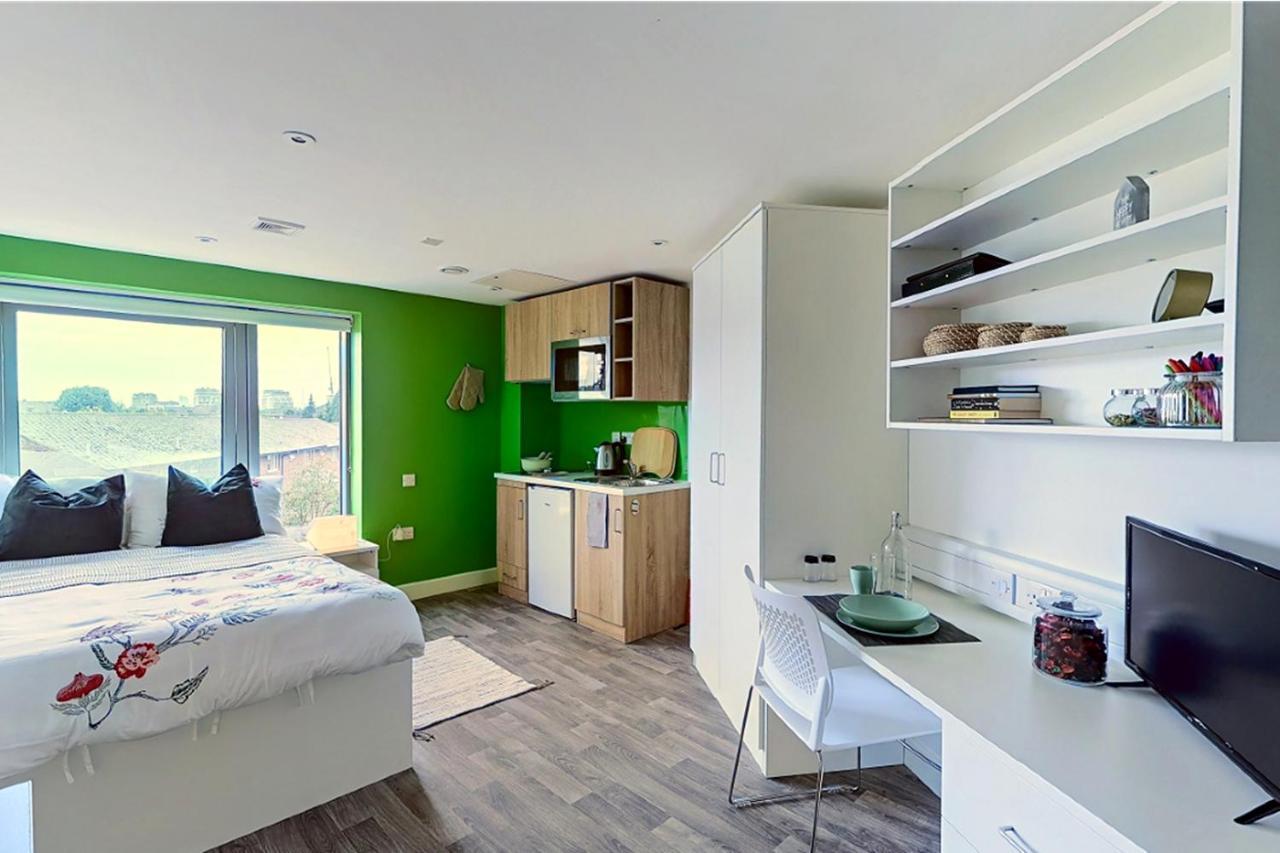 Trendy Studios, East Greenwich Pleasaunce - Sk * London