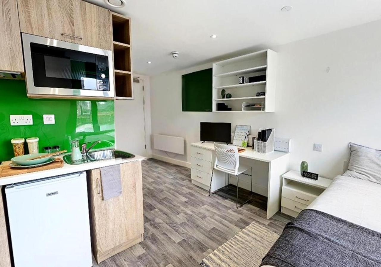 Trendy Studios, East Greenwich Pleasaunce - Sk * London