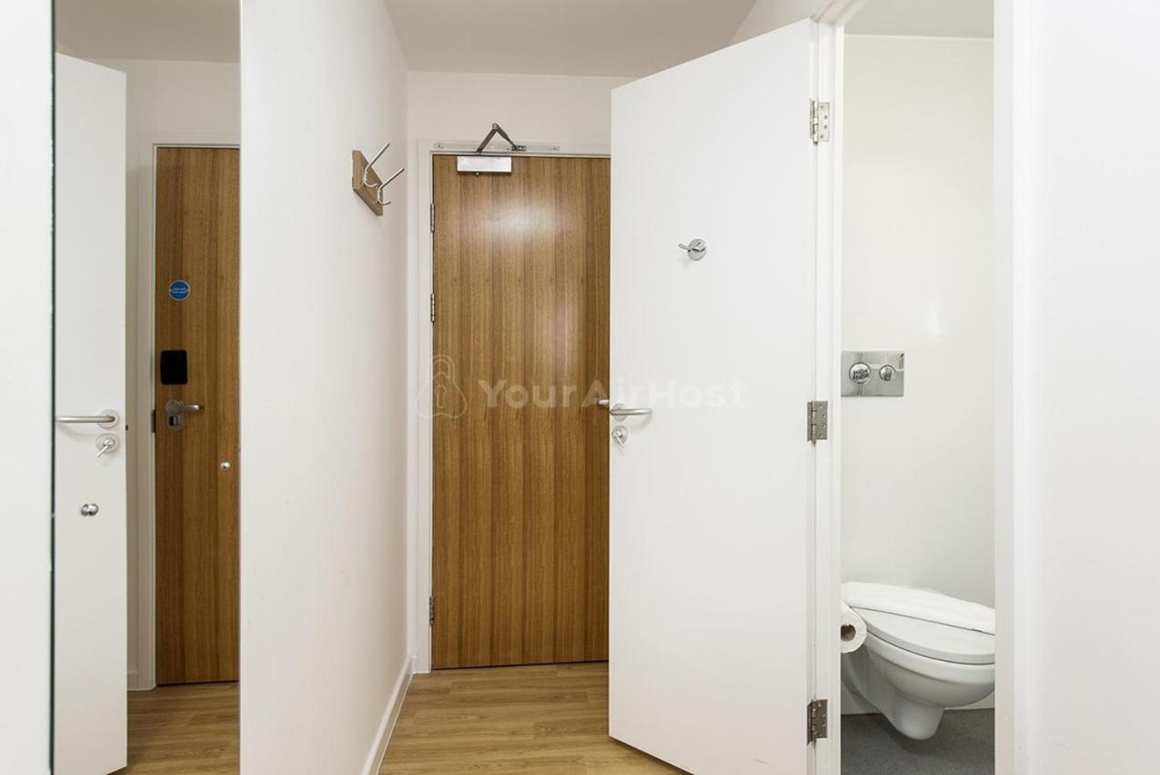 Apartment Bloomfield Court London