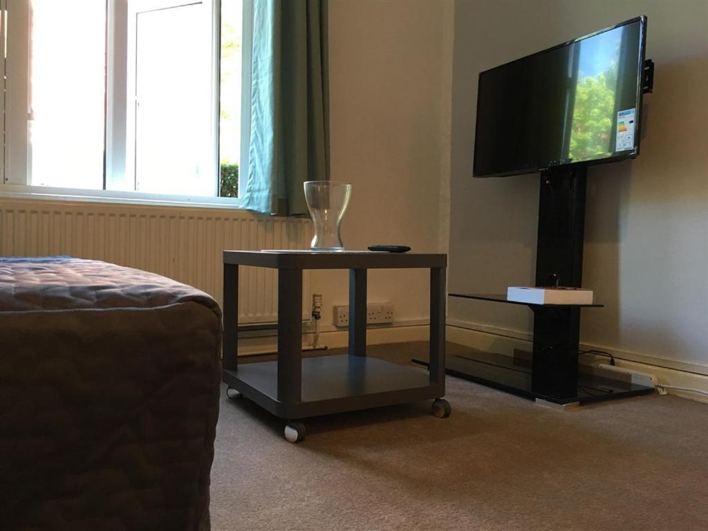 Marble Effra Court Apartment