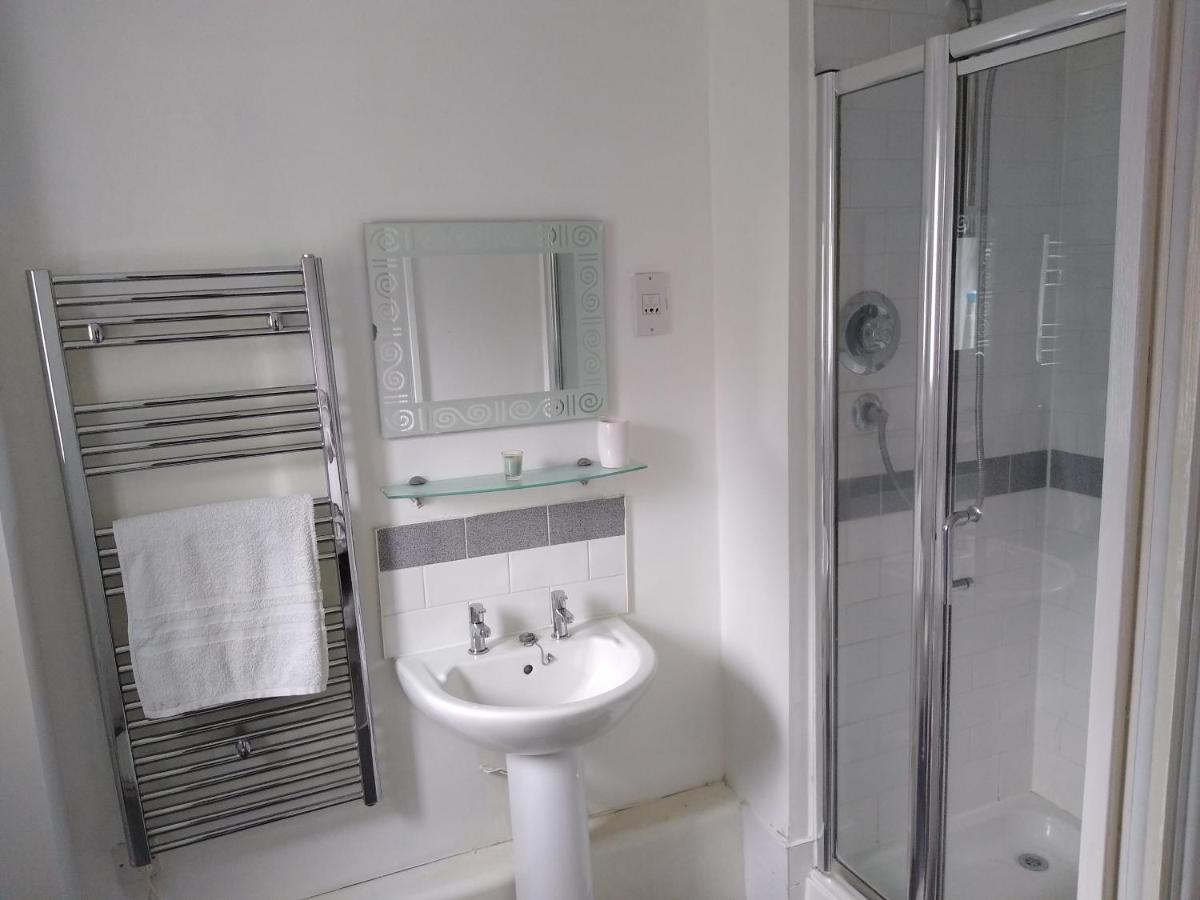 Hospedagem domiciliar Stylish Private Double W/ensuite Londres