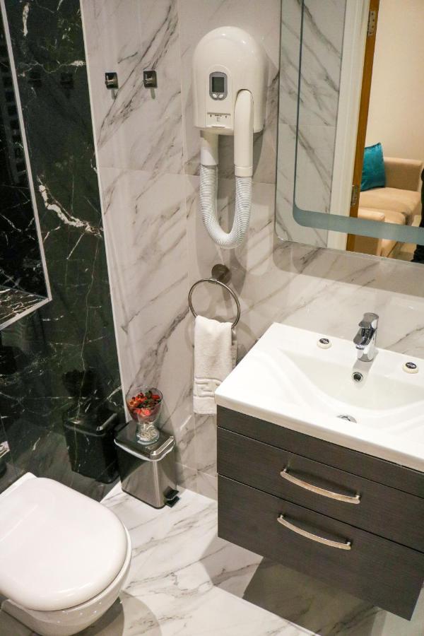 Hyde Park Superior Apartment