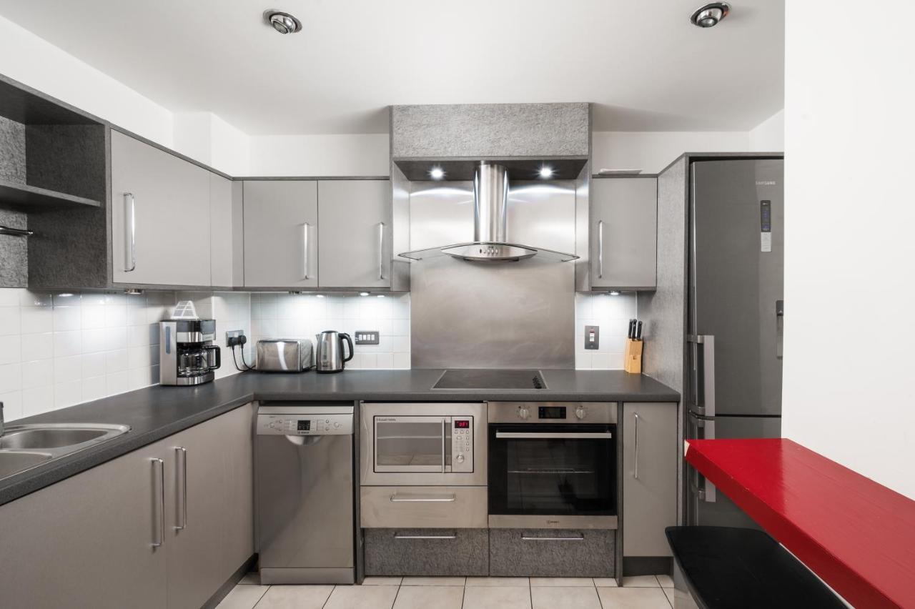 Riverside Balcony Apartments, 10 Minutes From Oxford Circus Apartment London