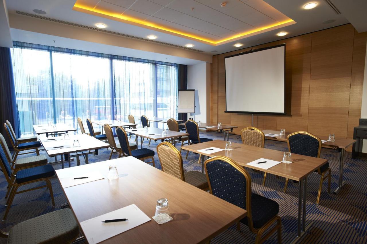Hotel Pestana Chelsea Bridge & 4*