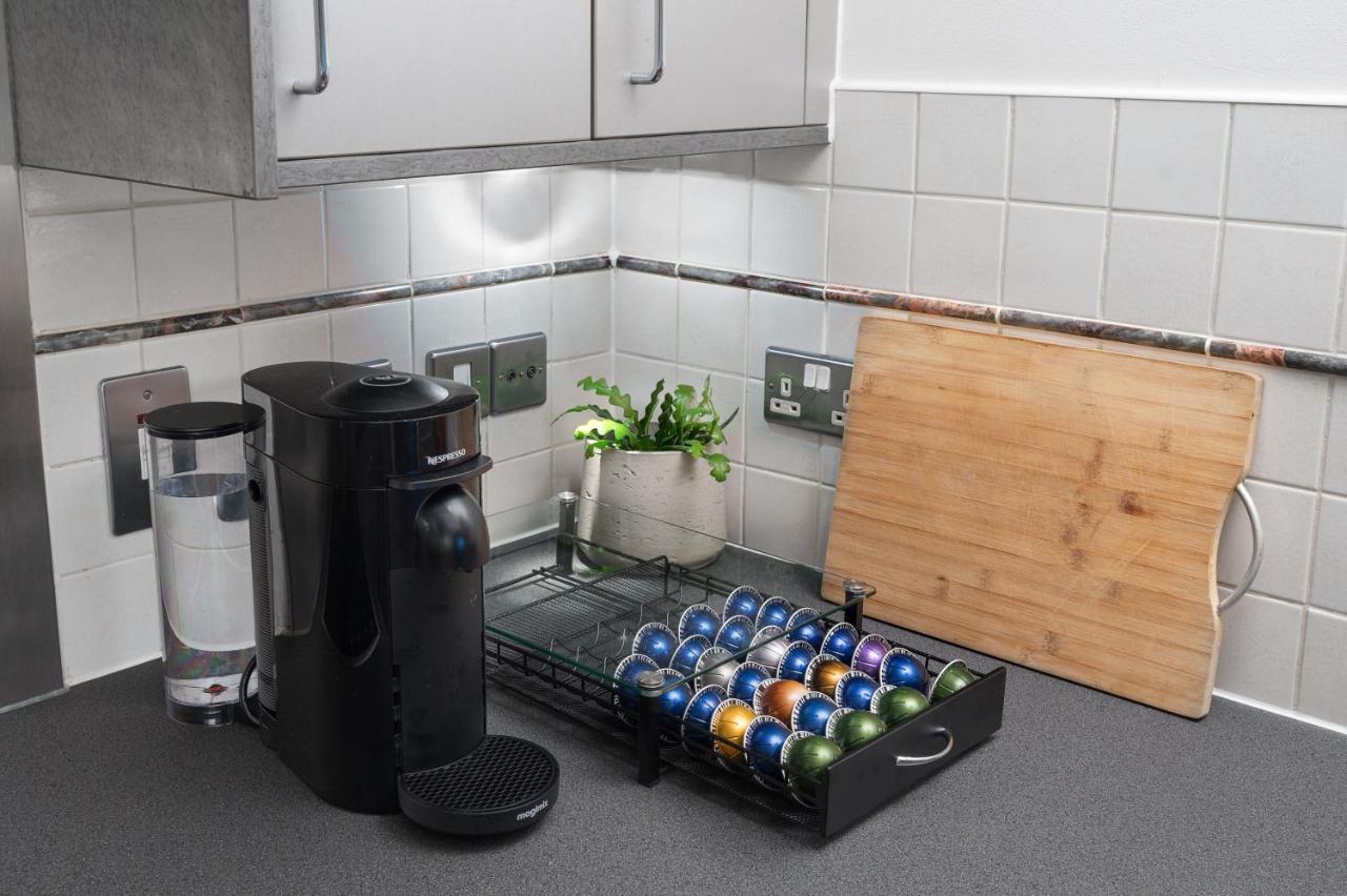 Apartment Riverside Balcony Apartments, 10 Minutes From Oxford Circus