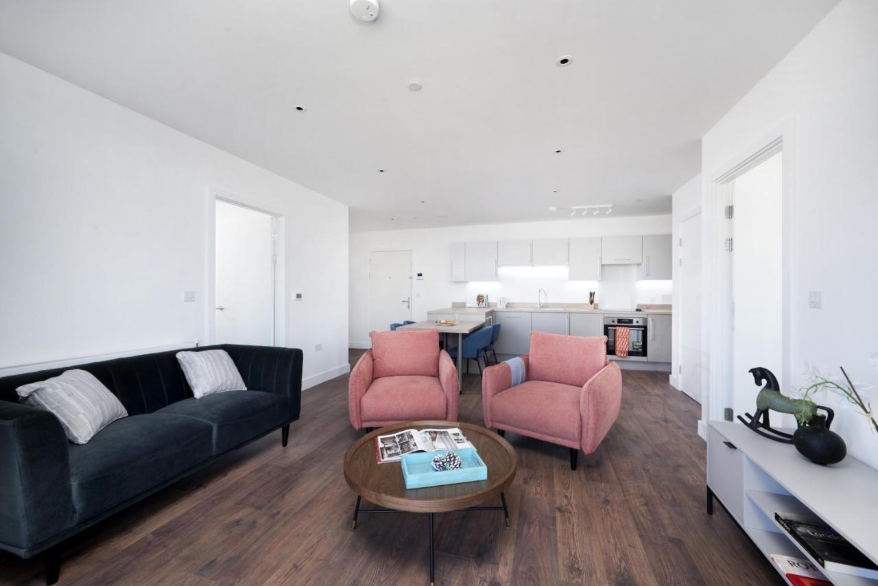 Modern And At Barking Wharf In Apartment *