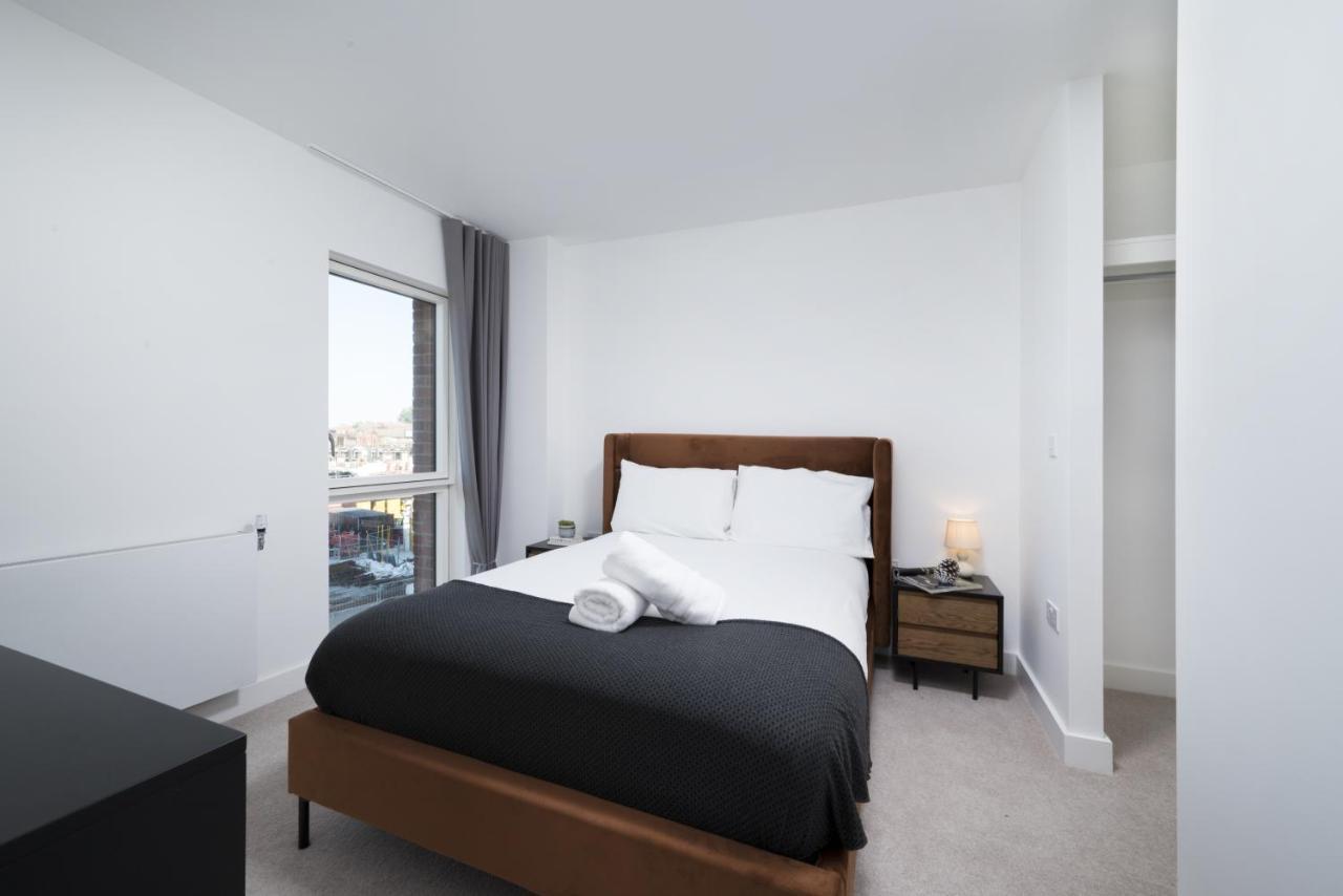 Modern And At Barking Wharf In Apartment *