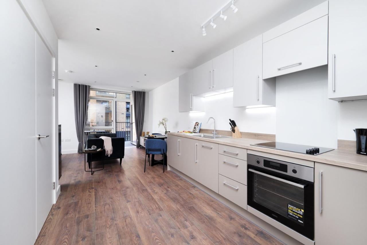 Modern And At Barking Wharf In Apartment *