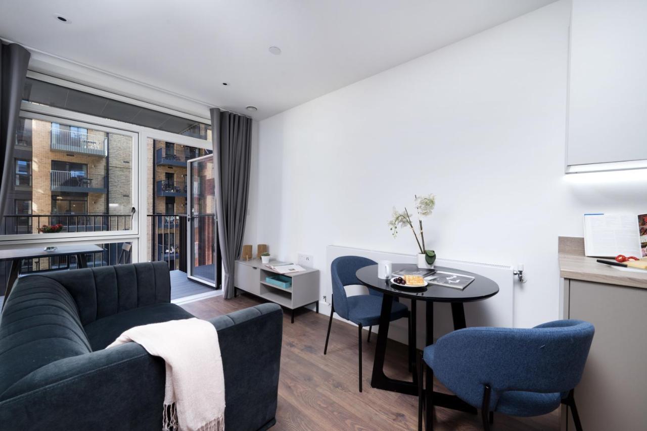 Apartment Modern And At Barking Wharf In London