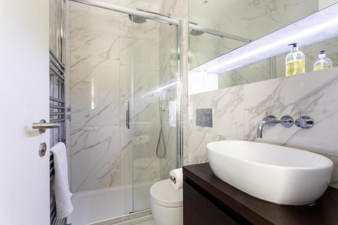 New Stunning 5bd Kensington House London