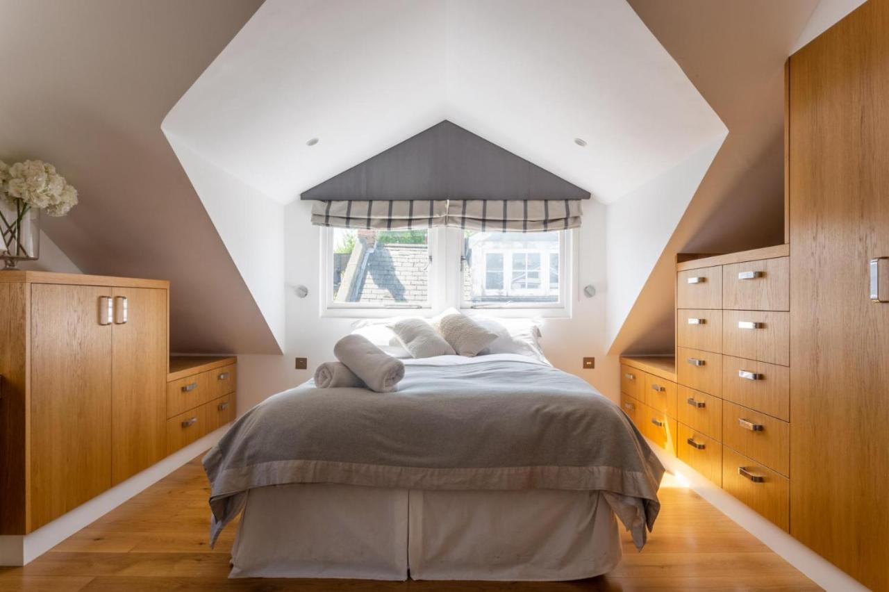 New Stunning 5bd Kensington House * London