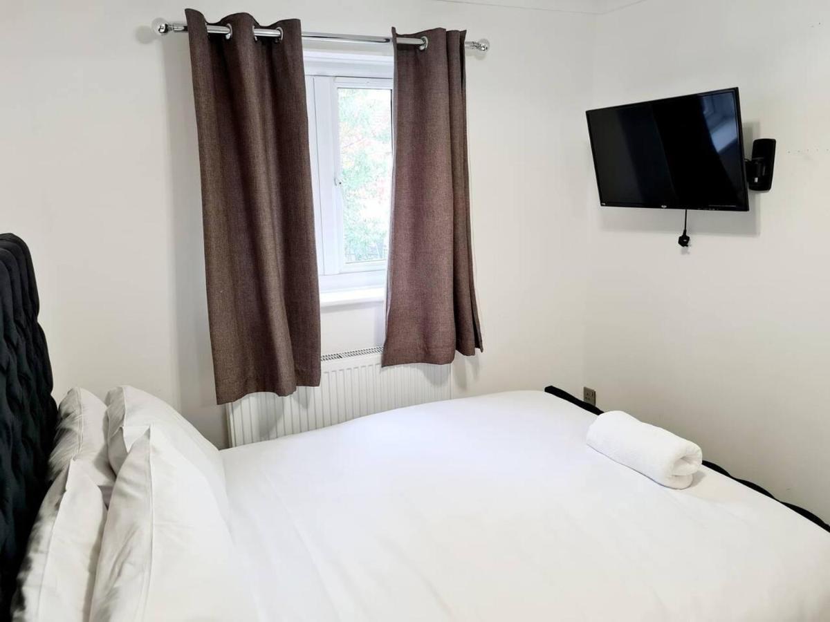 Modern & Spacious - Walk To Excel- Parking Holiday home London