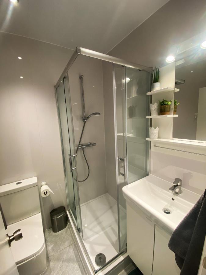 Lovely One Bedroom Flat In The Heart Of Apartment *