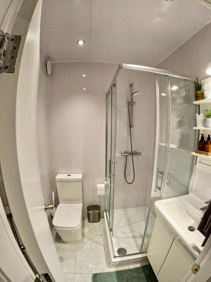 Lovely One Bedroom Flat In The Heart Of Apartment *