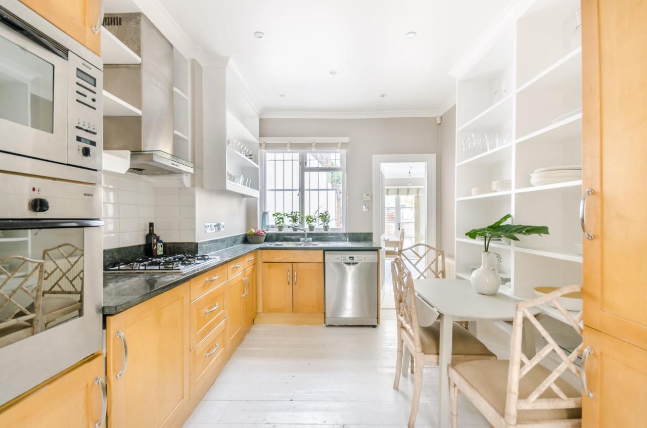 Joivy Elegant 2-bed, 2 Bath Flat With Private Terrace In South Kensington, Close To Tube Apartment *