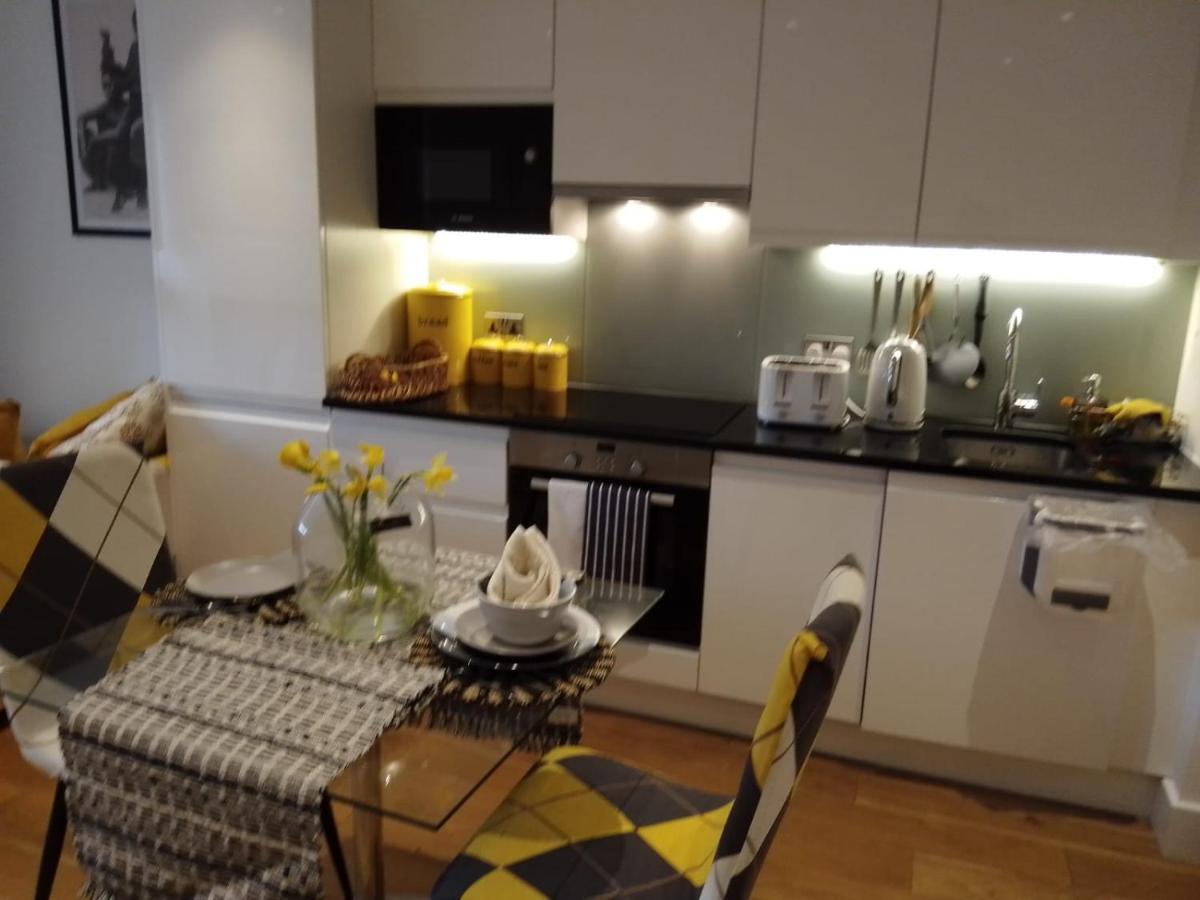 Apartment Whole 5 Mins To East Croydon & Concierge London