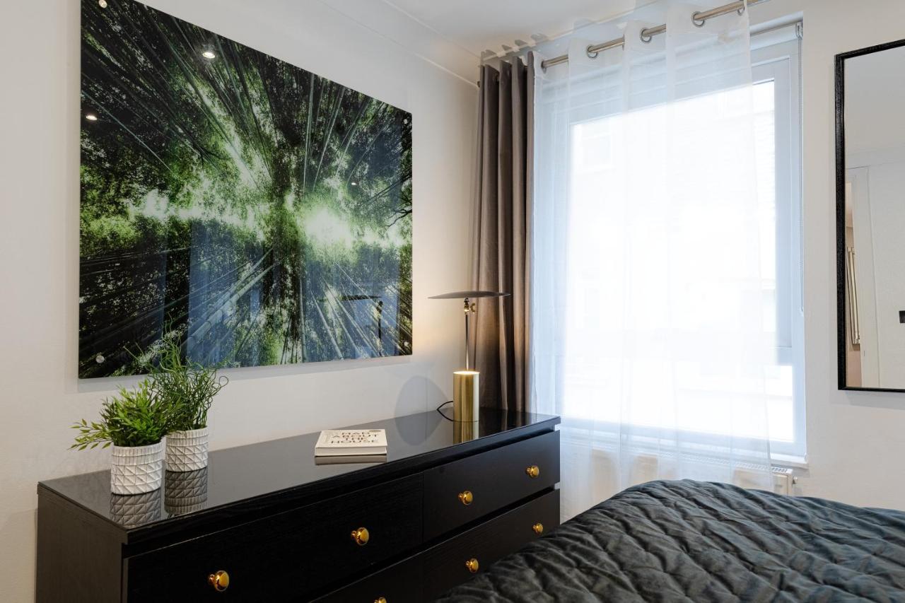 Explore The Exquisite West-end From A Harrods Family And Couple Apartment London