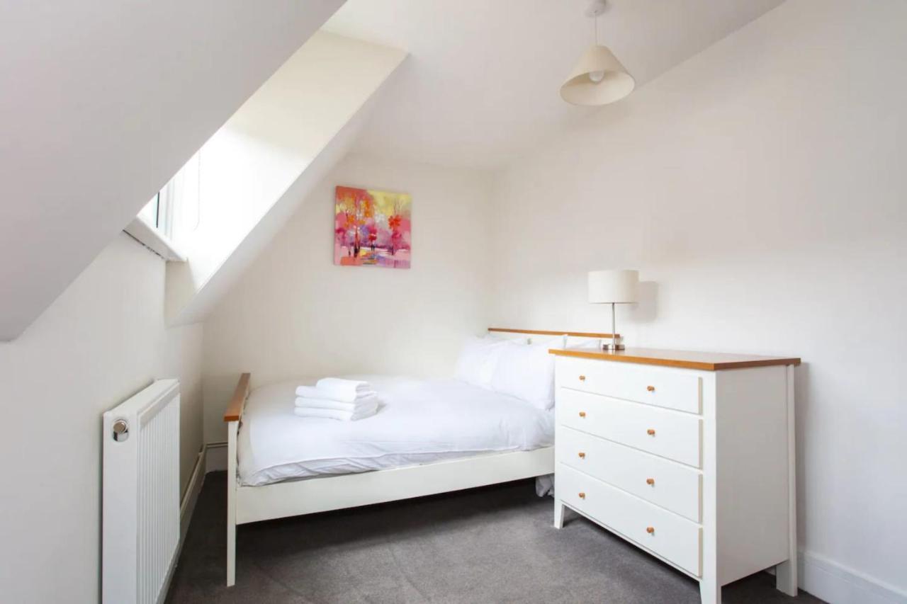 Charming 3 Bedroom With Garden In Peaceful Surrey Quays Casa de férias